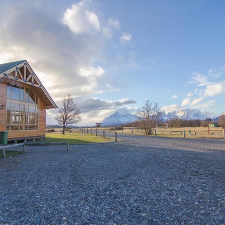 Glamping Rio Serrano - Caja Los Andes トレス・デル・パイネ エクステリア 写真
